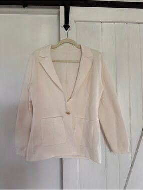 Women's Cream Knit Blazer with Patch Pockets